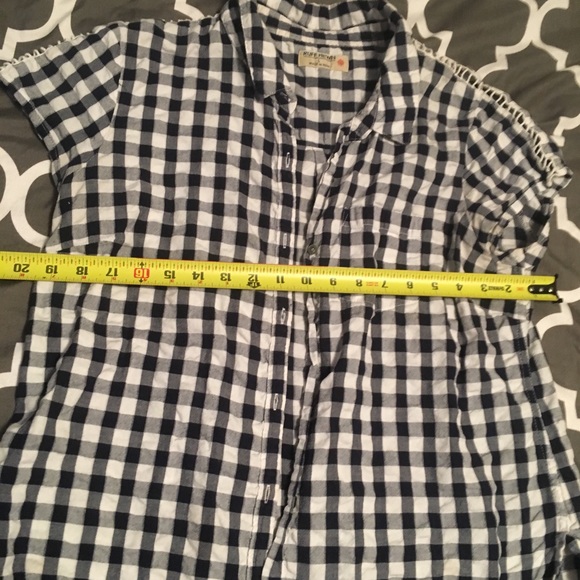 Button up - Picture 2 of 3